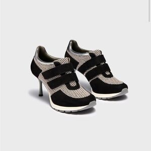 Sneex The Blake Hy-Heel Size 8